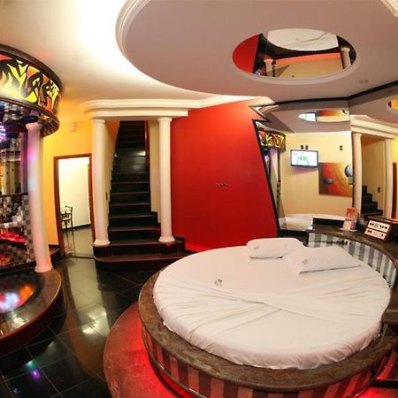 Hotel & Motel Le Baron (Adults Only) Pôrto Ferreira Εξωτερικό φωτογραφία