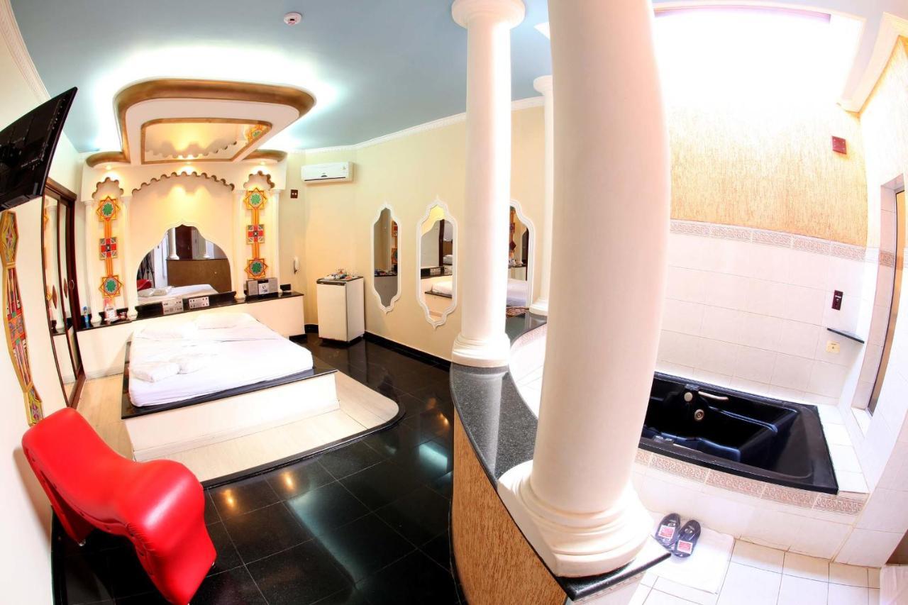 Hotel & Motel Le Baron (Adults Only) Pôrto Ferreira Δωμάτιο φωτογραφία