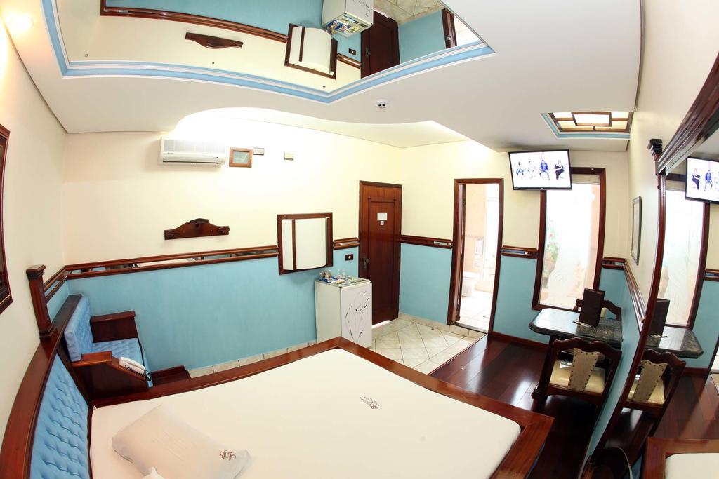 Hotel & Motel Le Baron (Adults Only) Pôrto Ferreira Δωμάτιο φωτογραφία