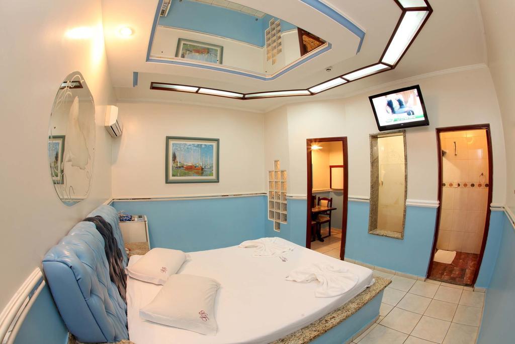 Hotel & Motel Le Baron (Adults Only) Pôrto Ferreira Δωμάτιο φωτογραφία