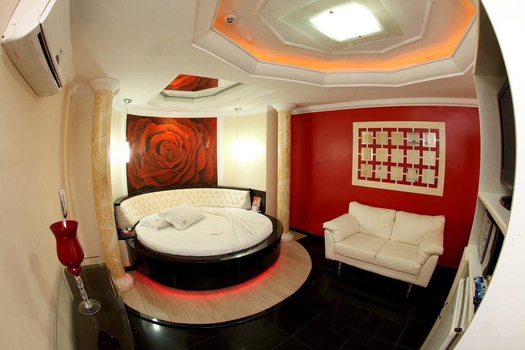 Hotel & Motel Le Baron (Adults Only) Pôrto Ferreira Δωμάτιο φωτογραφία