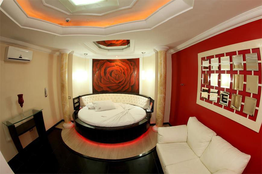Hotel & Motel Le Baron (Adults Only) Pôrto Ferreira Εξωτερικό φωτογραφία