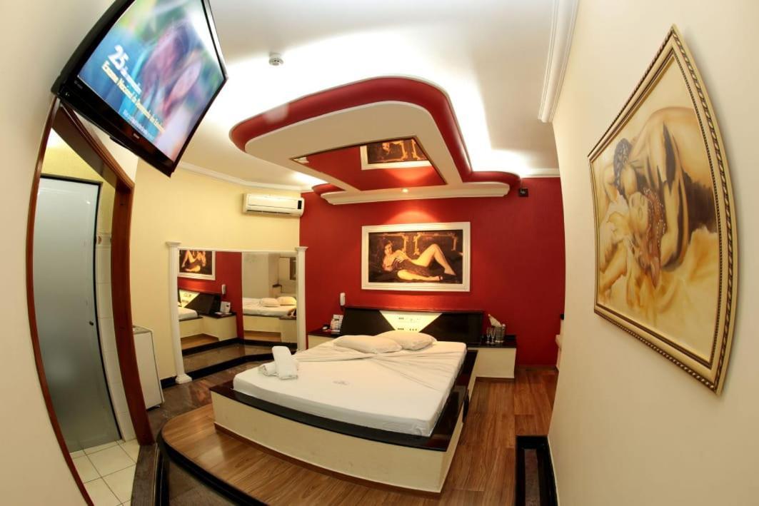 Hotel & Motel Le Baron (Adults Only) Pôrto Ferreira Εξωτερικό φωτογραφία